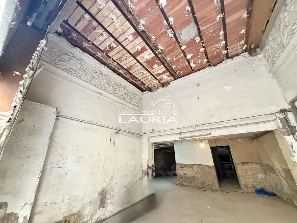 Toad - Commercial Premises with Patio in Valencia