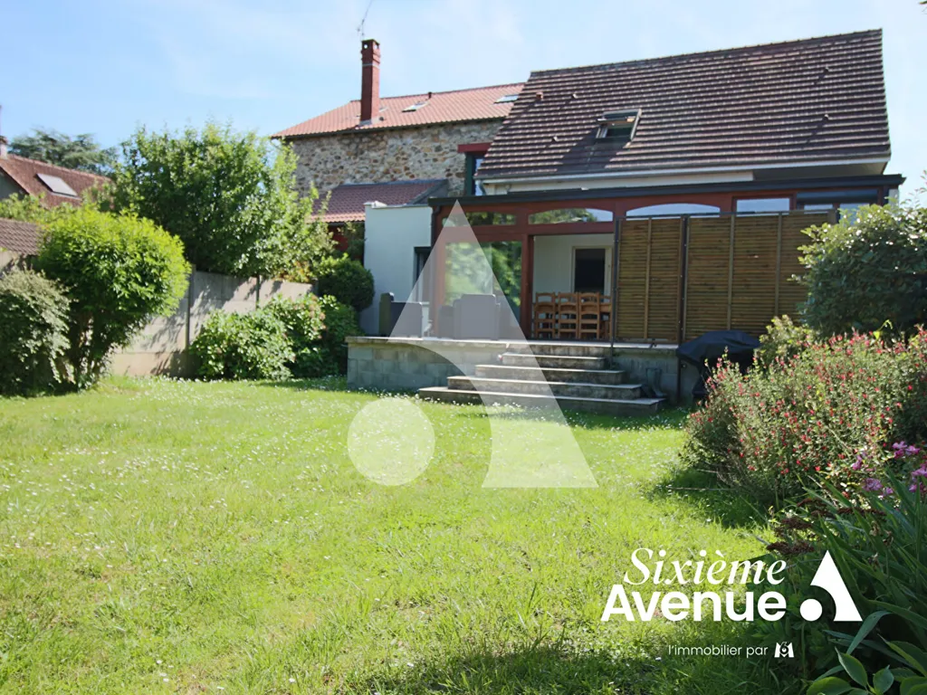 Jardin - Maison avec terrasse et jardin à Lardy