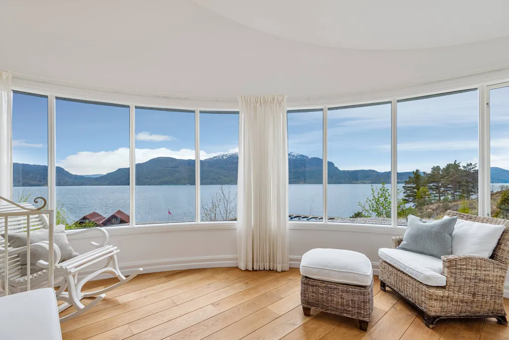 Séjour - Two-Property Retreat with Sea View in Vikedal