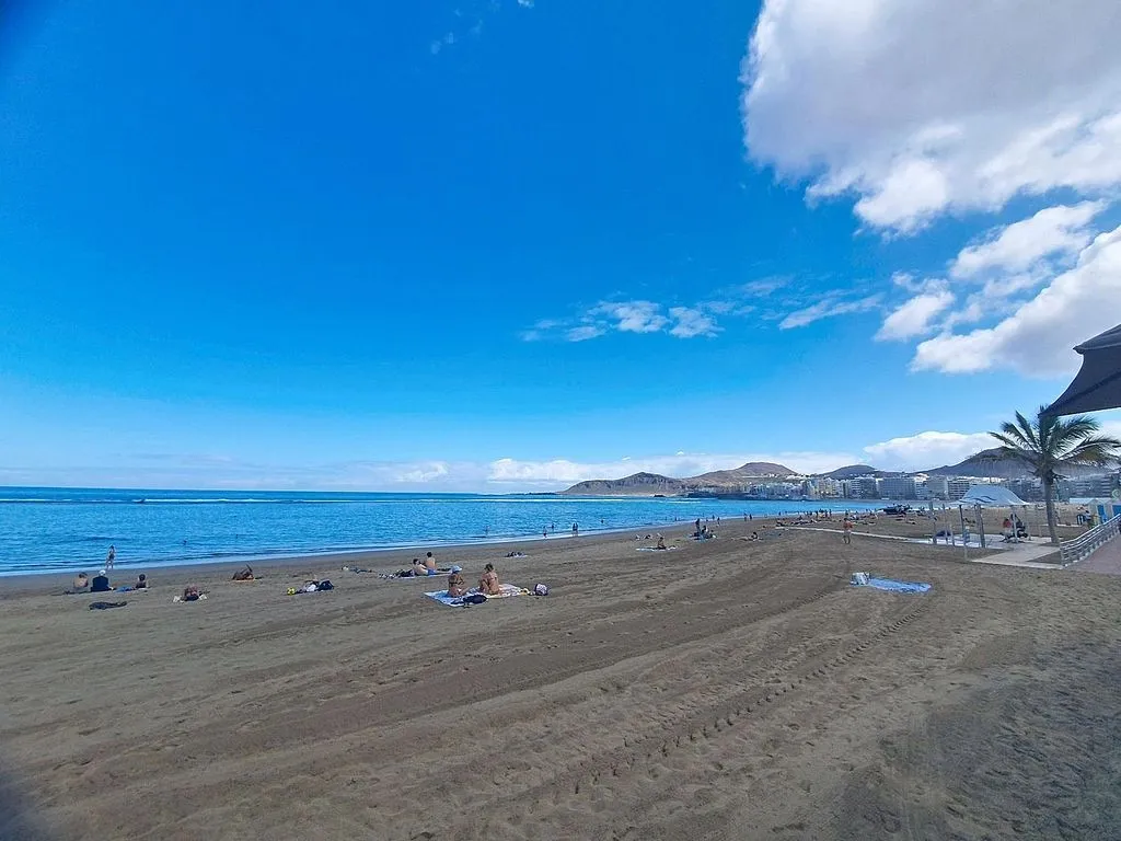 Apartment with Terrace in Las Canteras Promenade
