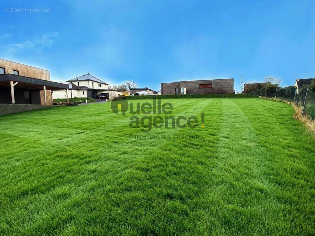 Aed - Buildable Plot with Utilities in Lesneven
