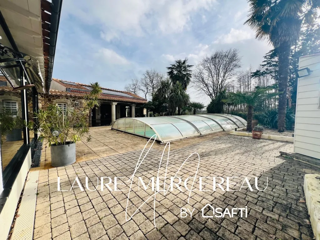 Aed - House with Pool in Legé