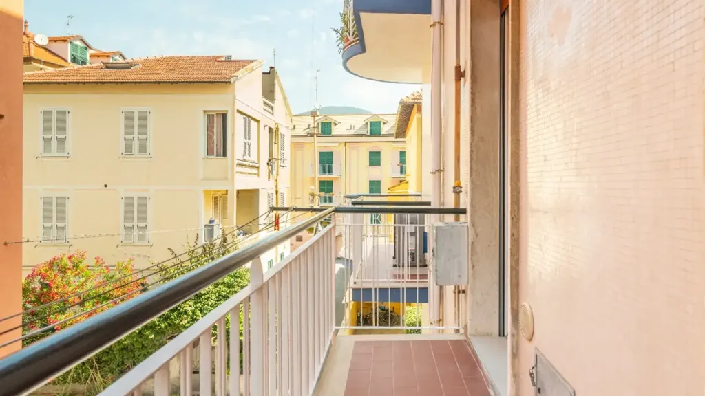 Balcon - Rusticated Apartment with Balcony in Alassio