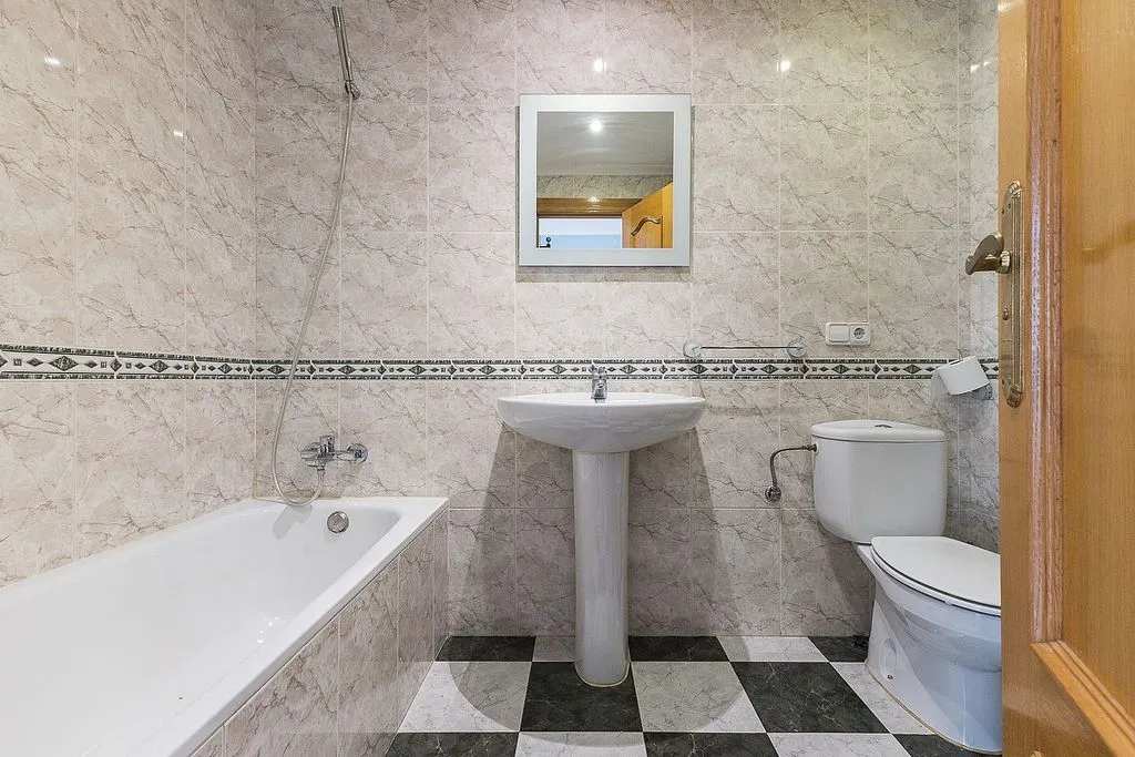 Salles de bain - Terraced Semi-Detached House in Picanya