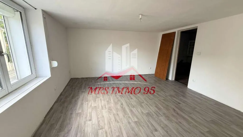 Pièces - Ensemble de 2 Maisons Triplex à Vémars