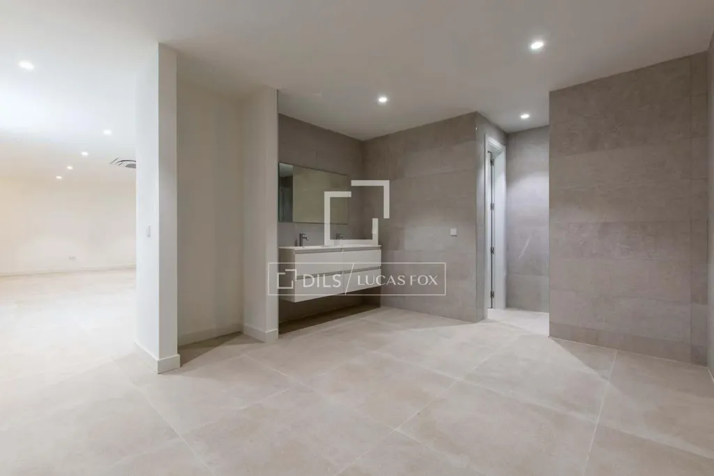 Hallway - Chalet with Pool in Las Lomas, Boadilla del Monte