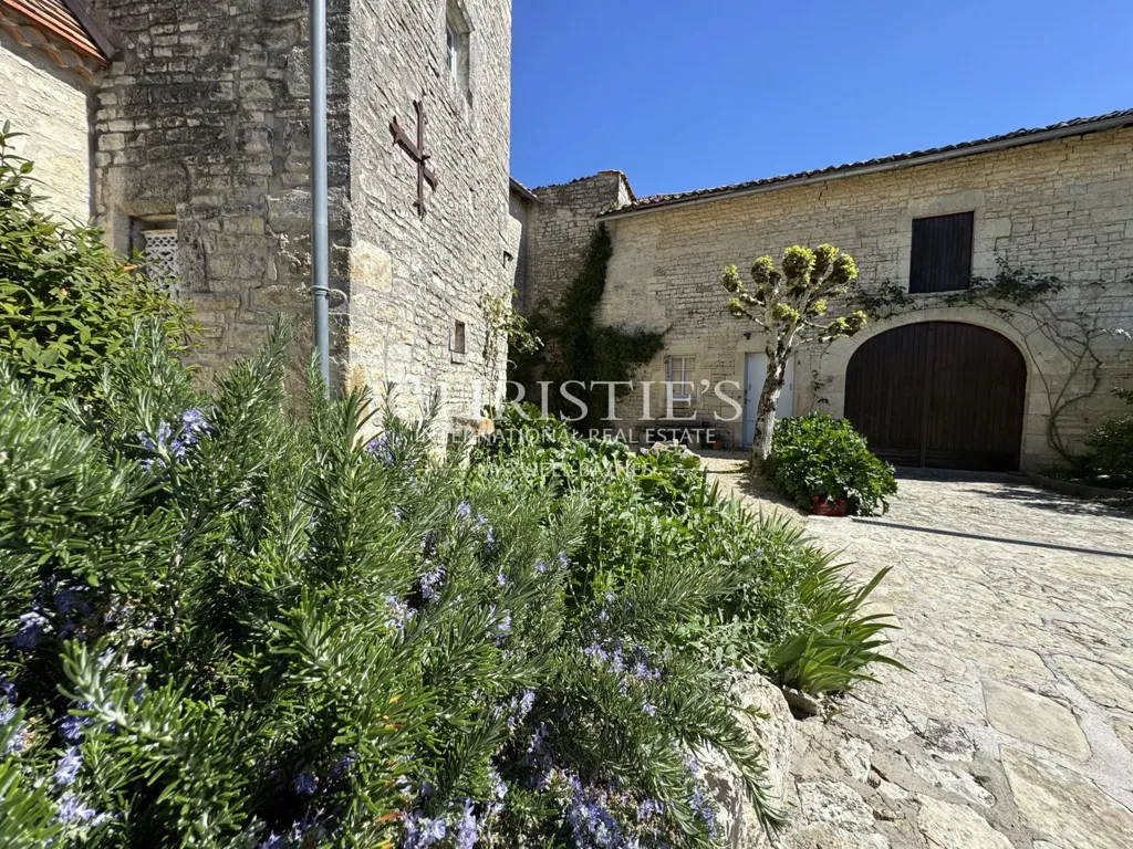 Giardino - Historic Manor with Courtyard in Tusson, Charente