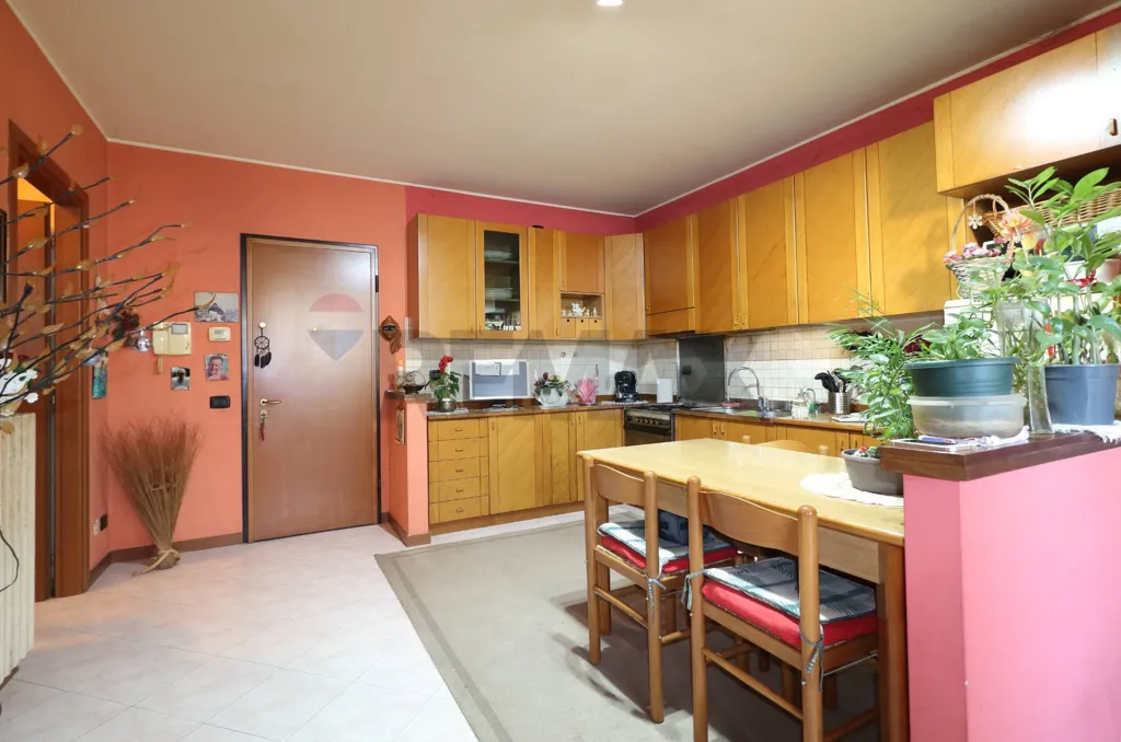 Cuisine - Spacious Ground Floor Flat with Terrace in Quiet Area