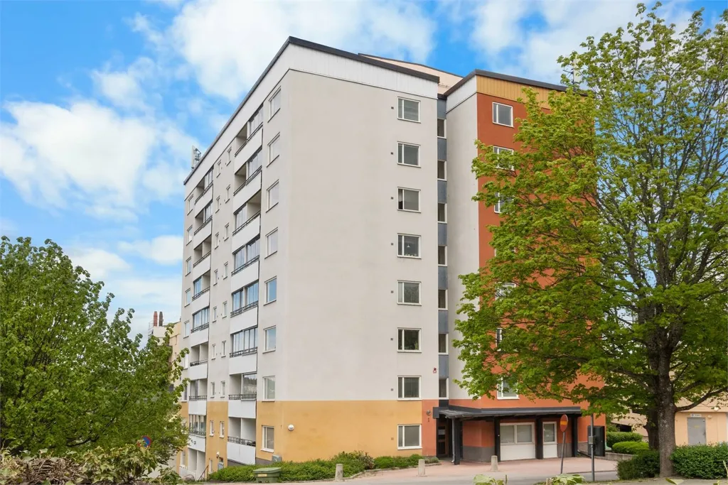 Esterno - Apartment with South-West Balcony in Tumba