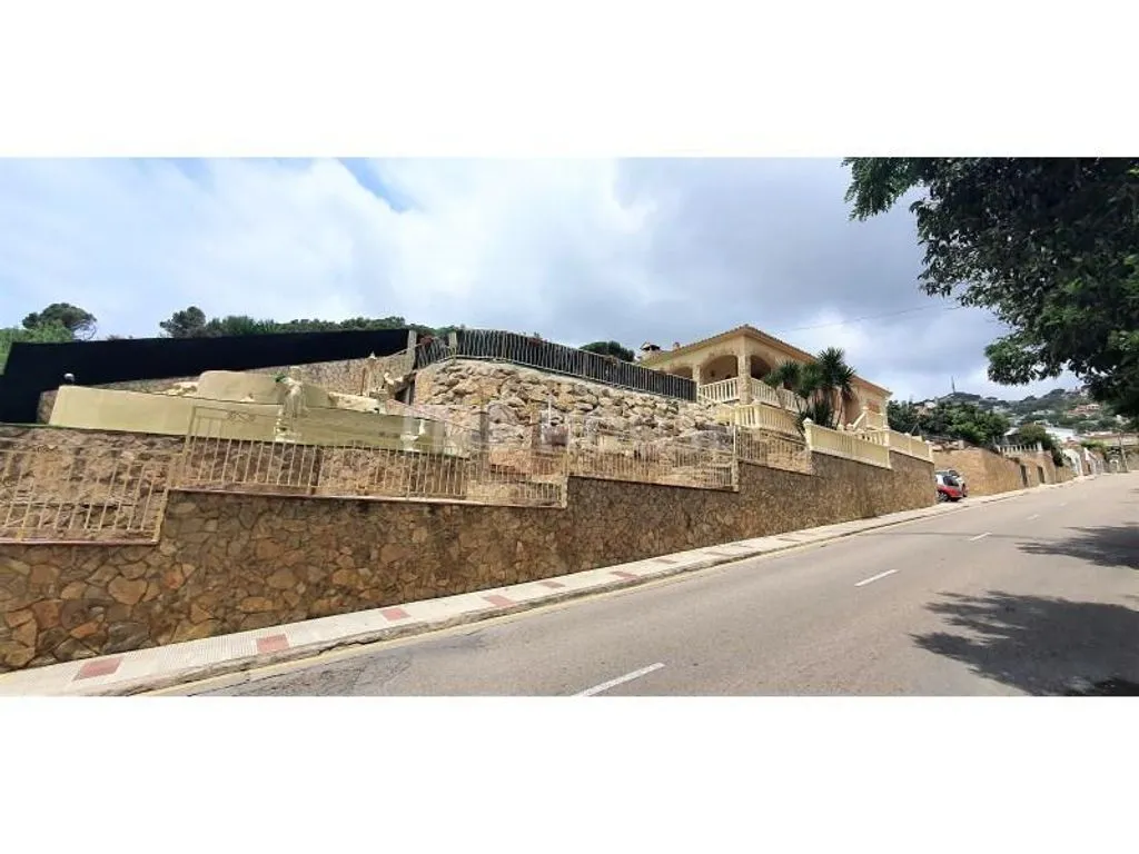 Välivaade - Luxury House with Pool in Lloret de Mar