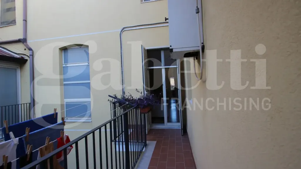 Aed - Refurbished Triplex with Balcony in Catania