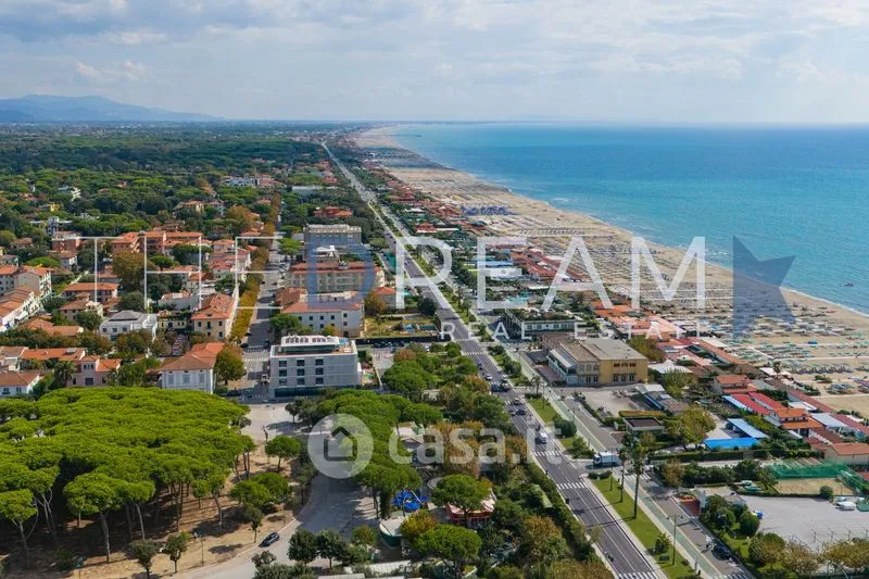 Contemporary Villa with Pool in Forte dei Marmi