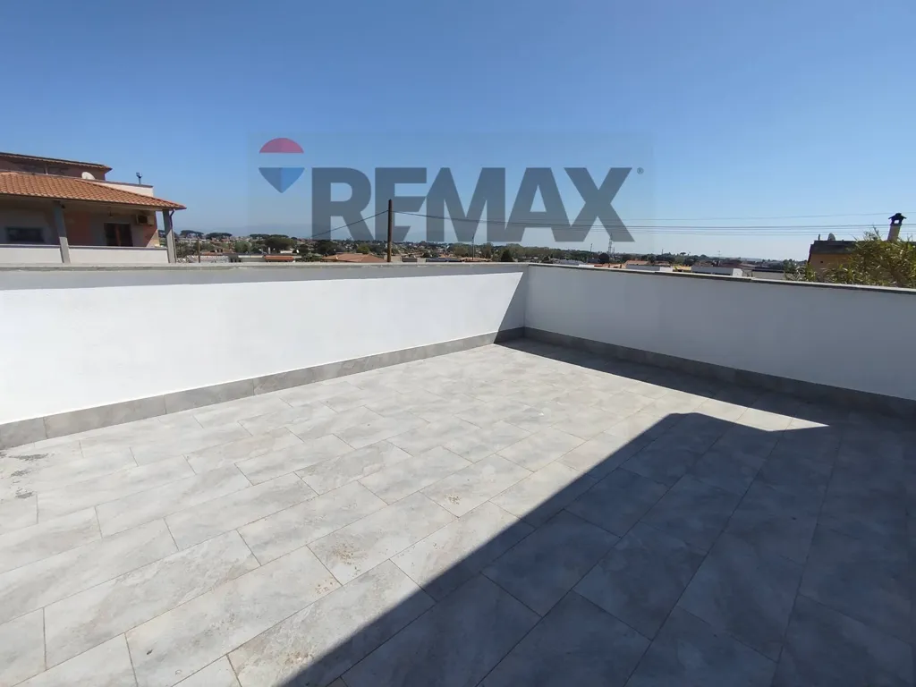 Terrass - Modern Villa with Garden in Anzio