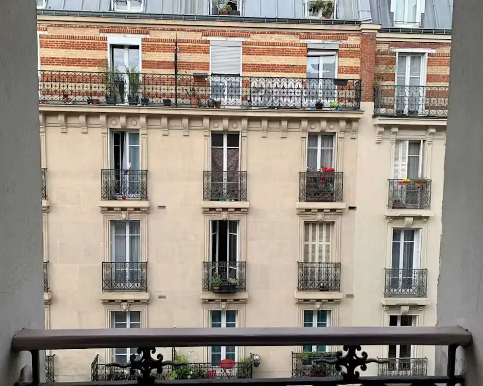Rõdu - Apartment with Kitchen Amenities in Paris