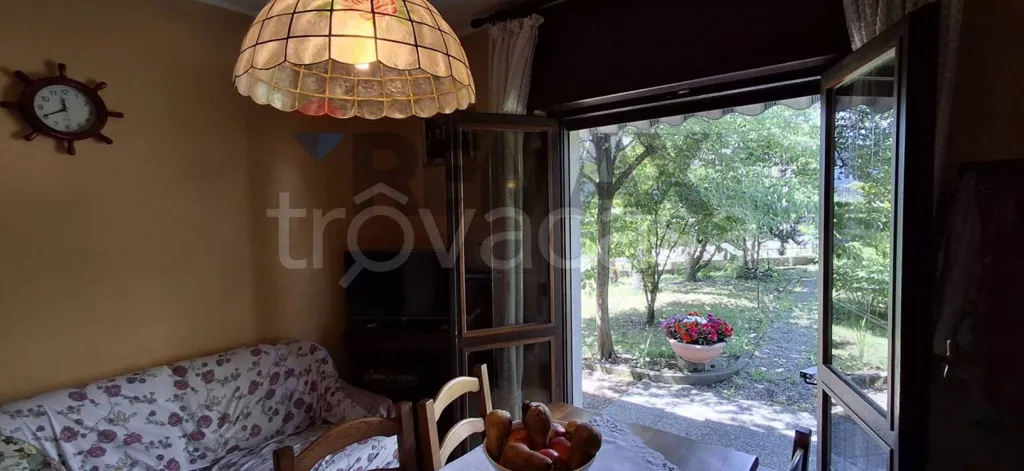 Soggiorno - Single-Level Villa with Private Garden in Paruzzaro