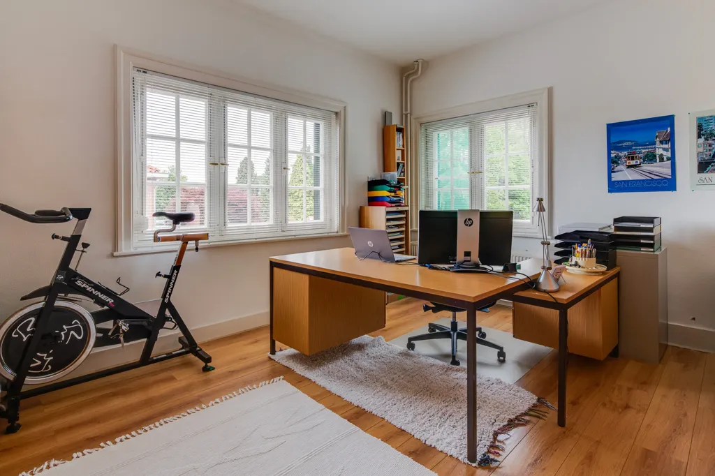 Bureau - Monumental House with Mijnsteenberg View in Heerlen