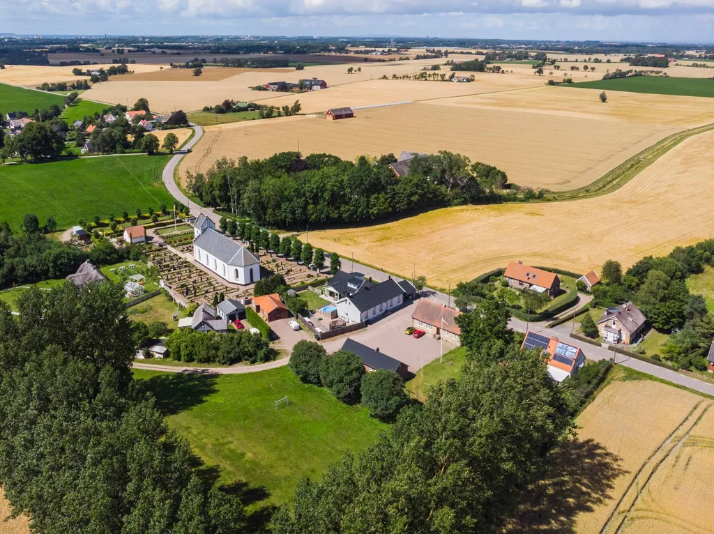 Õhuvaade - Historic Villa with Garden in Fjärestad
