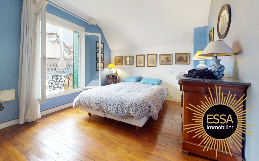 Bedrooms - Charming House with Balcony in Viroflay
