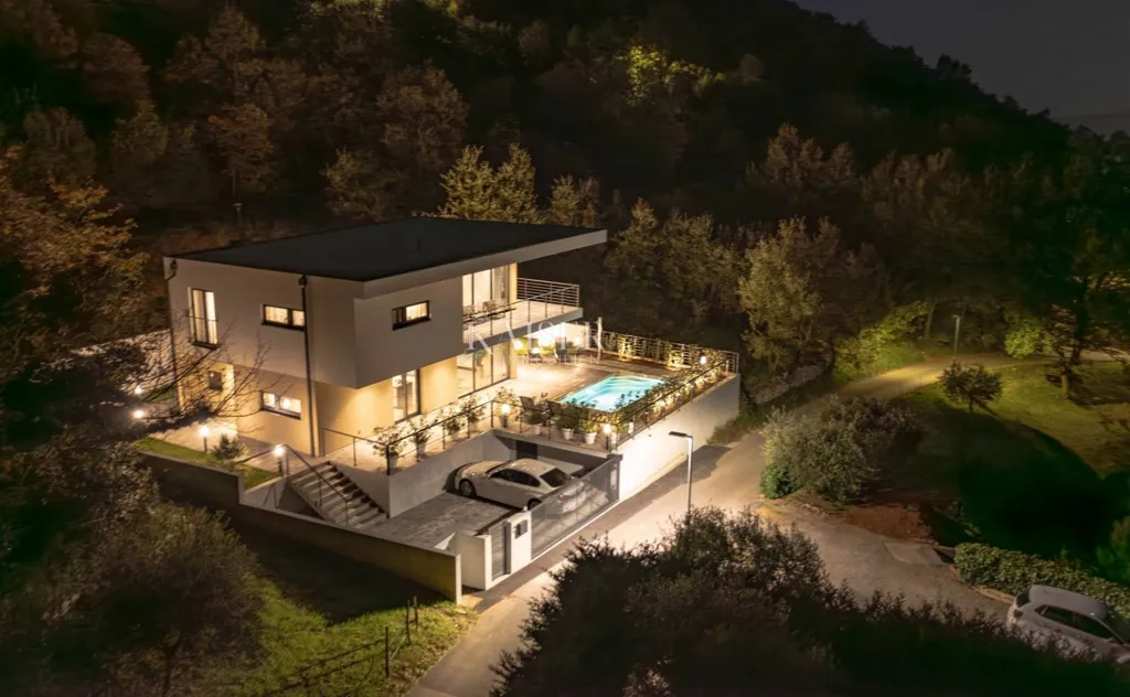 Õhuvaade - Luxury Villa with Pool in Mošćenička Draga