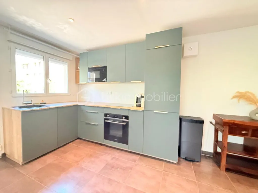Köök - Flat with Private Garden in Verdant Residence
