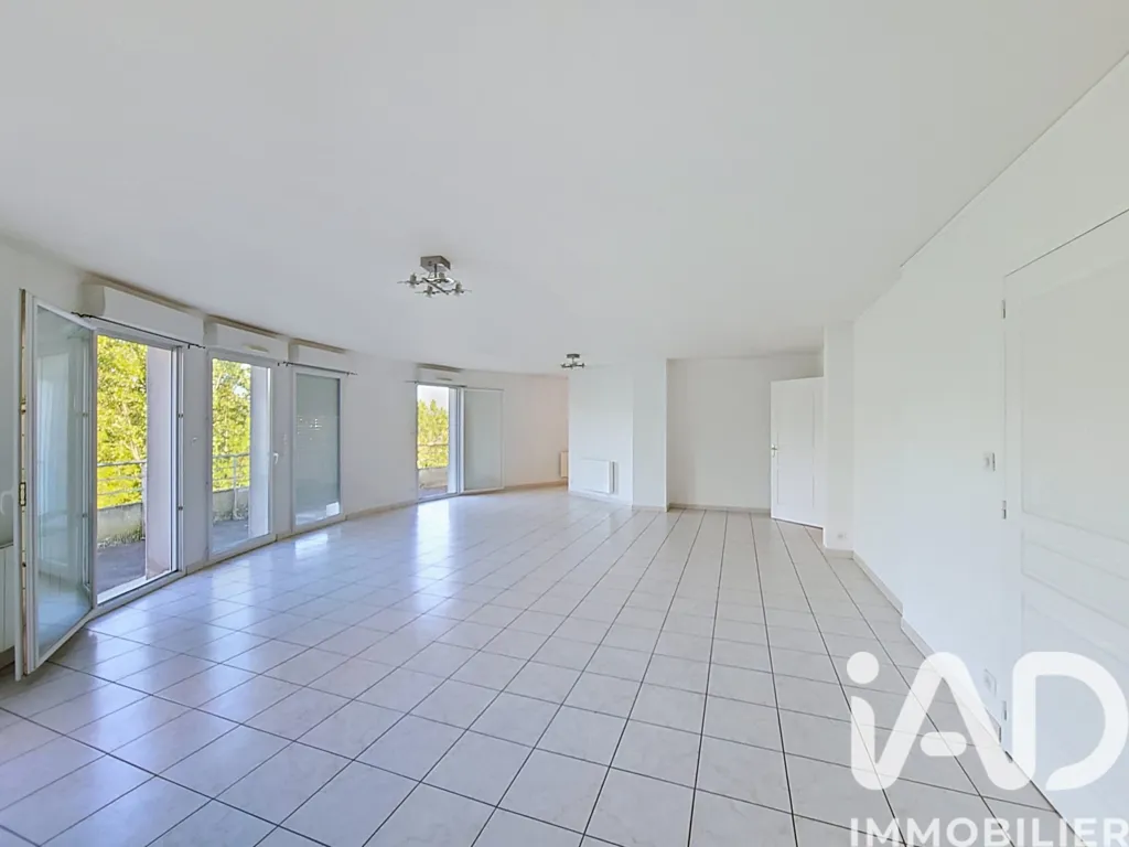 Séjour - Appartement T6/T7 avec Balcon Panoramique à Vertou