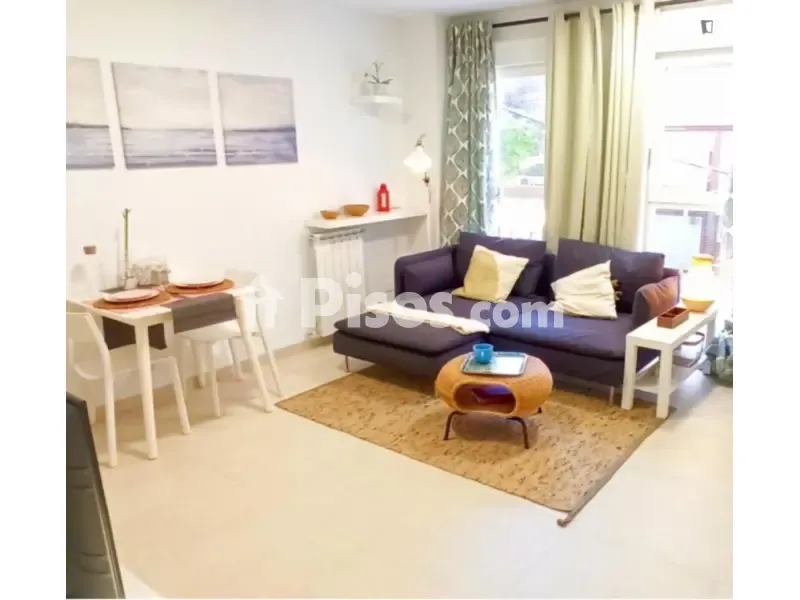 Soggiorno - 1-Bedroom Flat with Central Heating in Madrid
