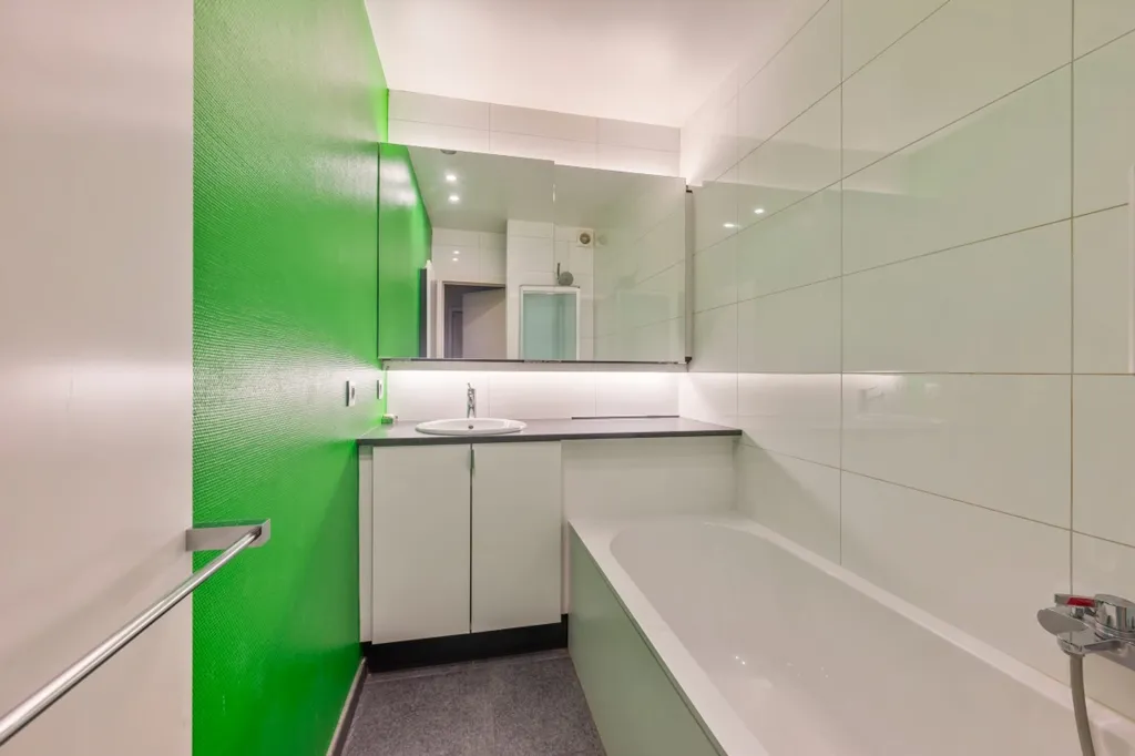 Bathrooms - Central Apartment with Private Parking in Beveren