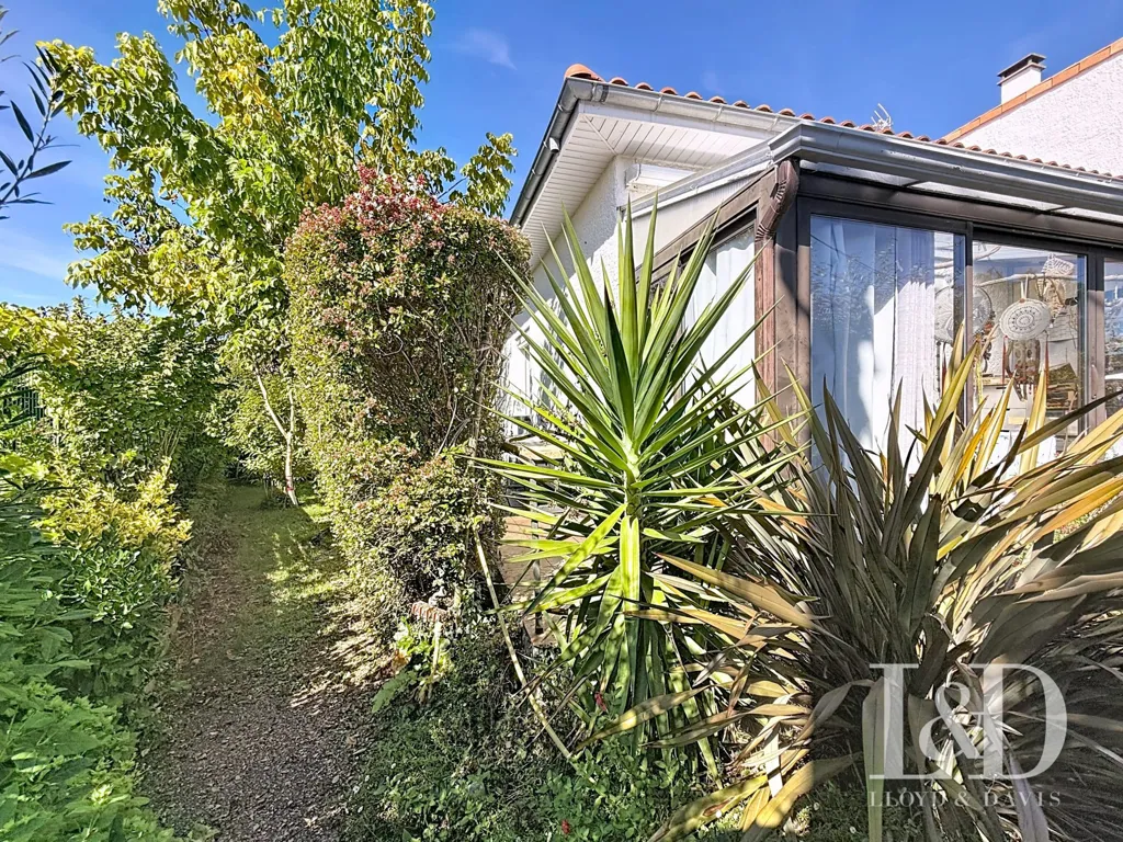 Garden - Renovated House with Garden in Royan