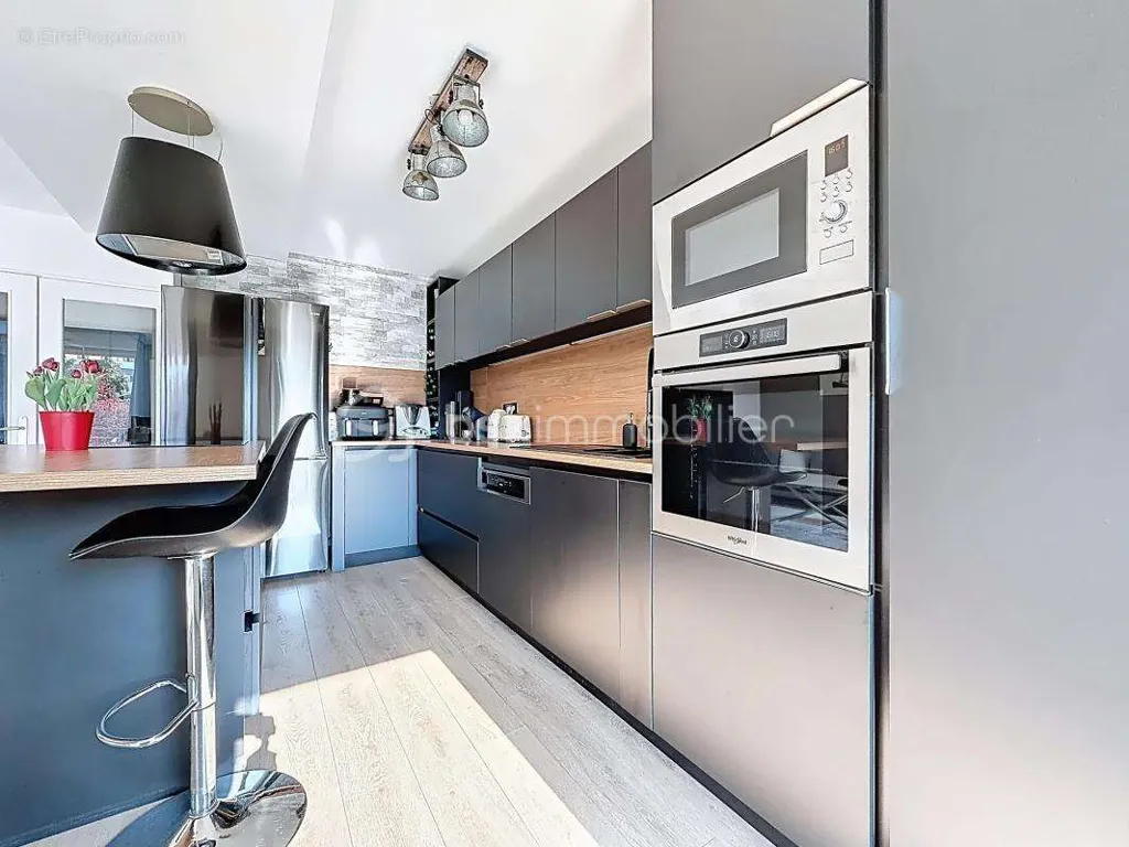 Kitchen - T3 Apartment with Terrace in Échirolles
