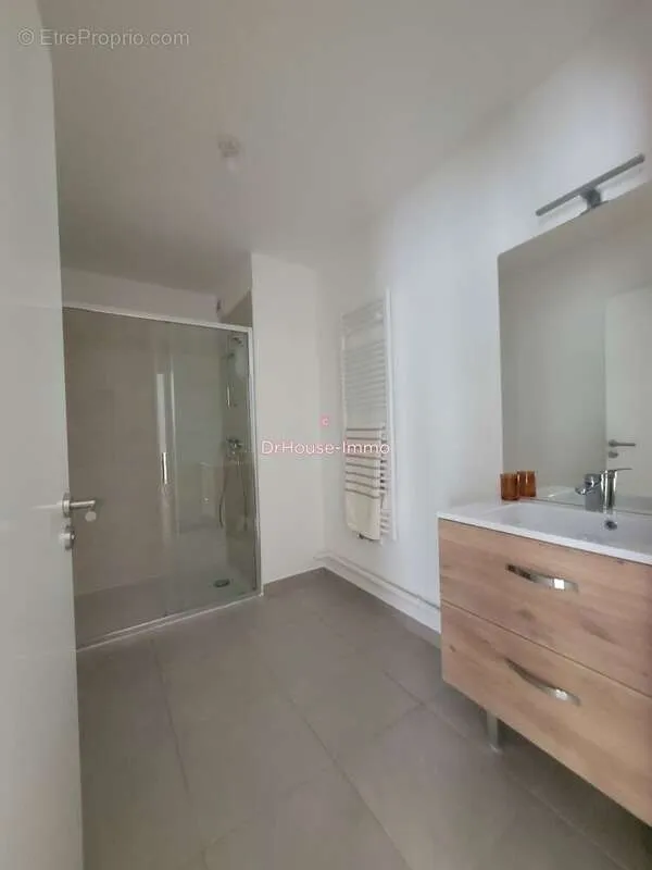 Vannitoad - Duplex Apartment with Garden in Pessac