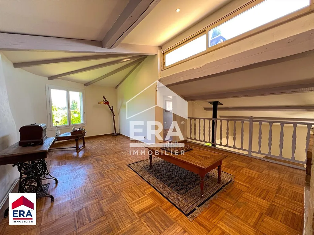 Stanze - Spacious House with Pool in Bédarrides