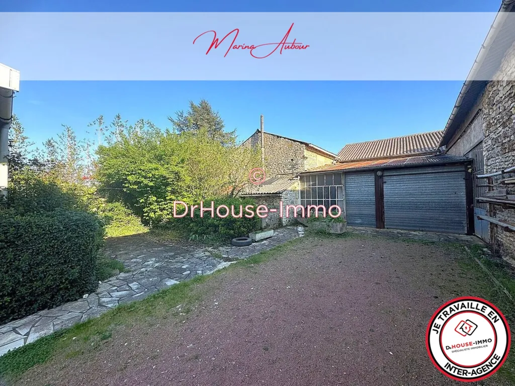 Extérieur - Maison avec Dépendances à Vouillé