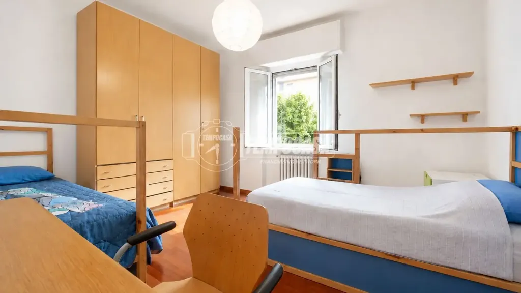 Magamistoad - Bright Triplex Apartment with Metro Access in Milan