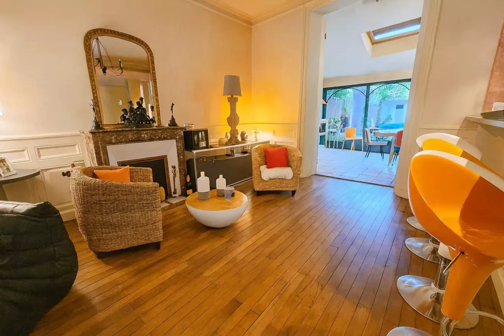 Living Room - City House with Pool in Périgueux Centre