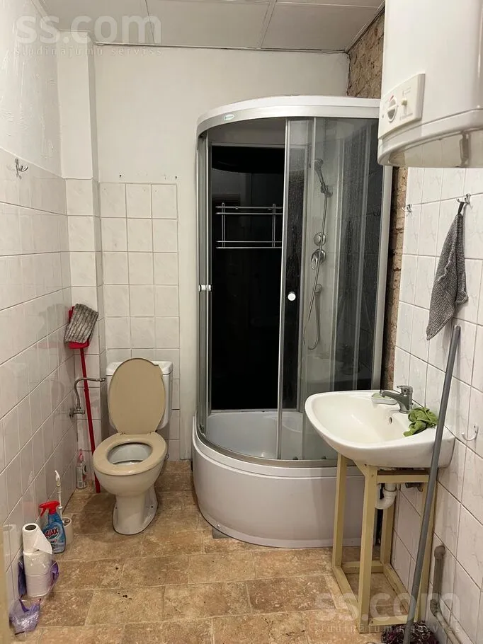 Vannitoad - Flat with Private Garden in Šampēteris-Pleskodāle, Riga