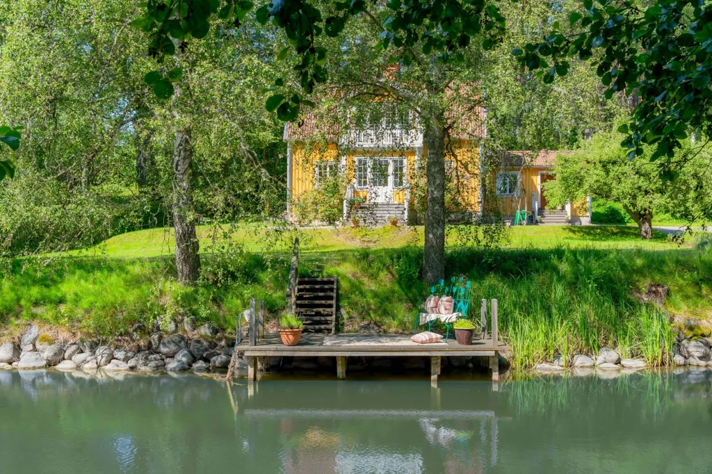 Jardin - Historic House with River View in Södermanland