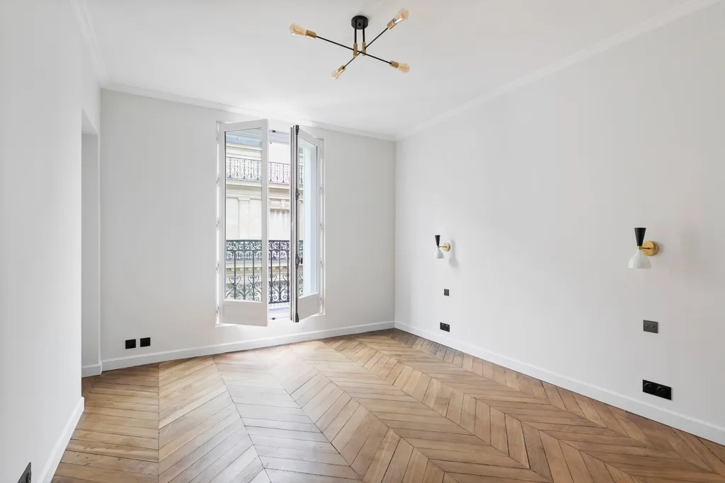 Pièces - Appartement Rénové avec Vue sur la Tour Eiffel à Paris 16e