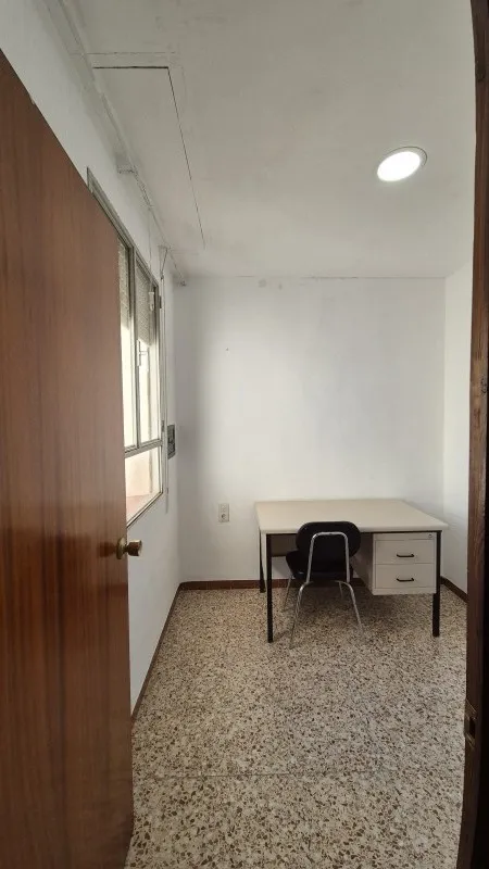 Kabinet - Three-Storey Townhouse with Balconies in Antella
