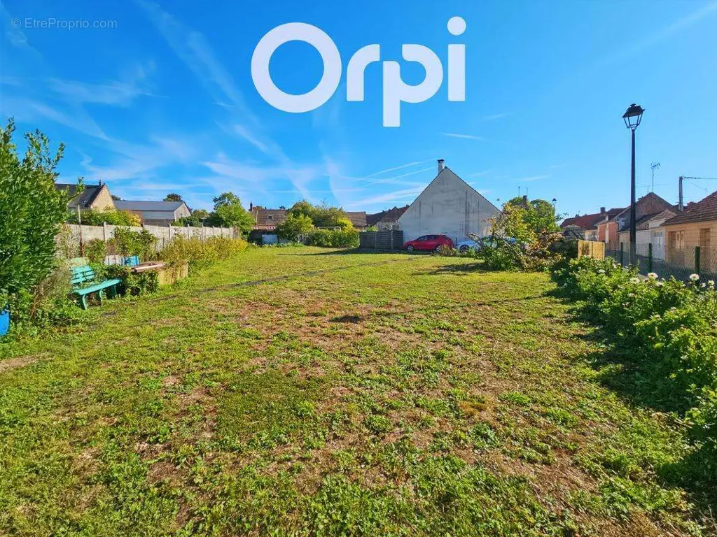 Giardino - Buildable Plot with Utilities in Gournay-sur-Aronde