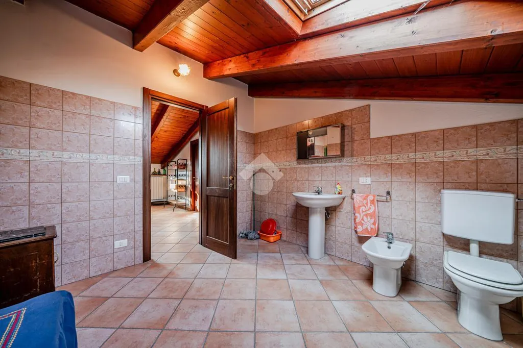 Salles de bain - Villa with Garden in Scandiano Centre