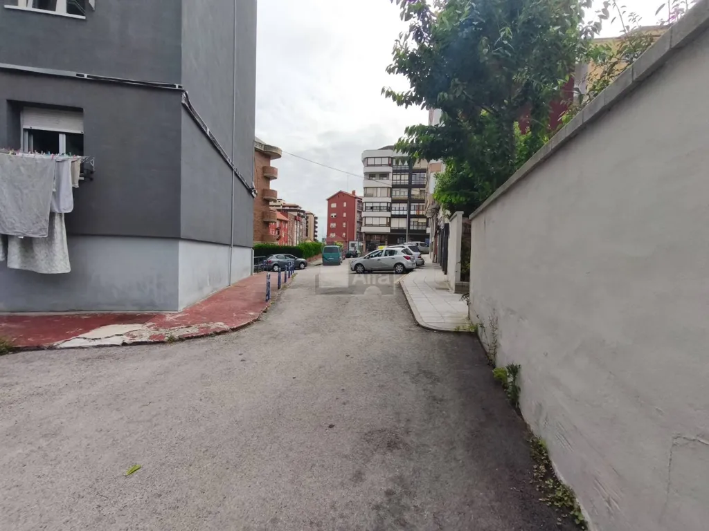 Extérieur - Retail Space with Car Port in Santander