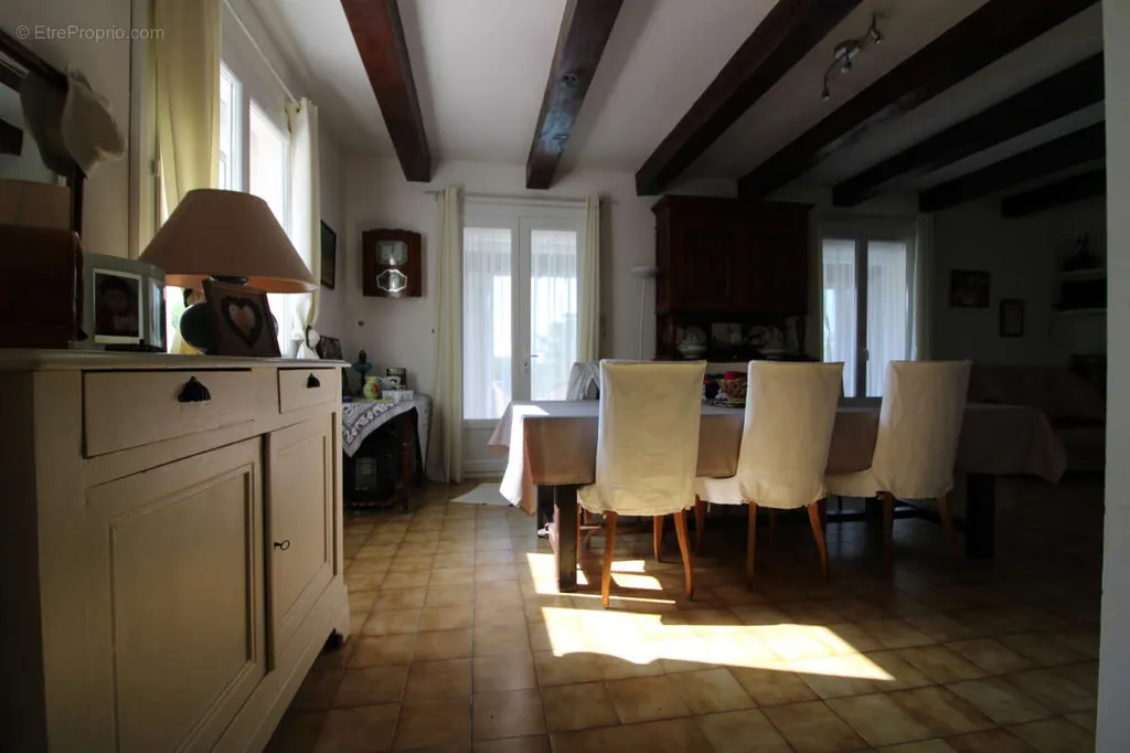 Salle à manger - Terrain 8 pièces à Allegre-Les-Fumades