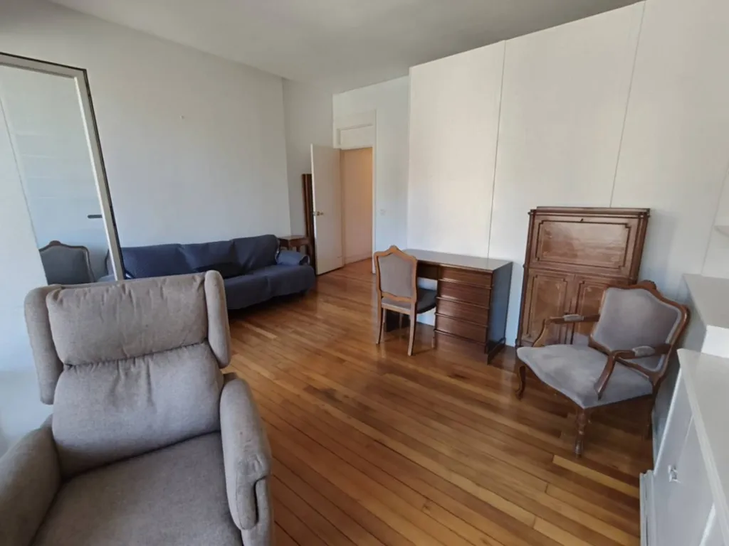 Living Room - Reformable Flat with Guggenheim Views in Abando
