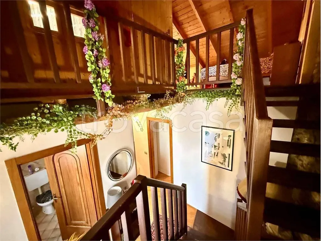 Pièces - Rustic Semi-detached House with Balcony in Armeno