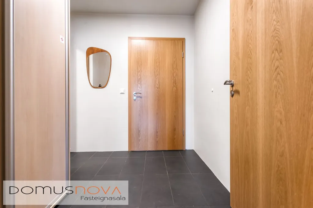 Entrée - Two-Bedroom Apartment with Balcony in Akranes