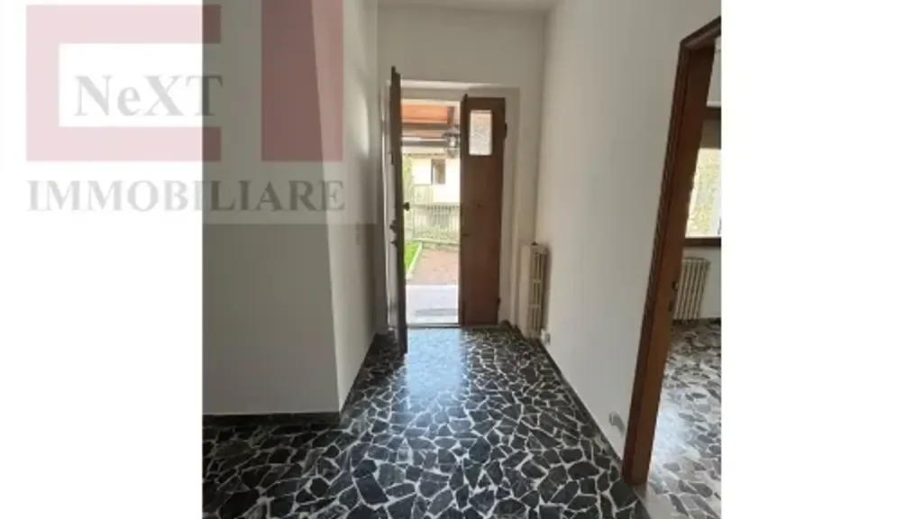 hallway_entrance