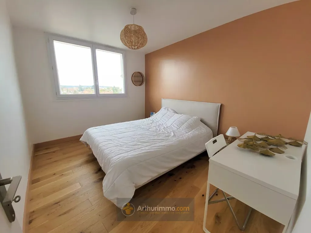 Magamistoad - 3-Piece Flat with Balcony in Paul Bert
