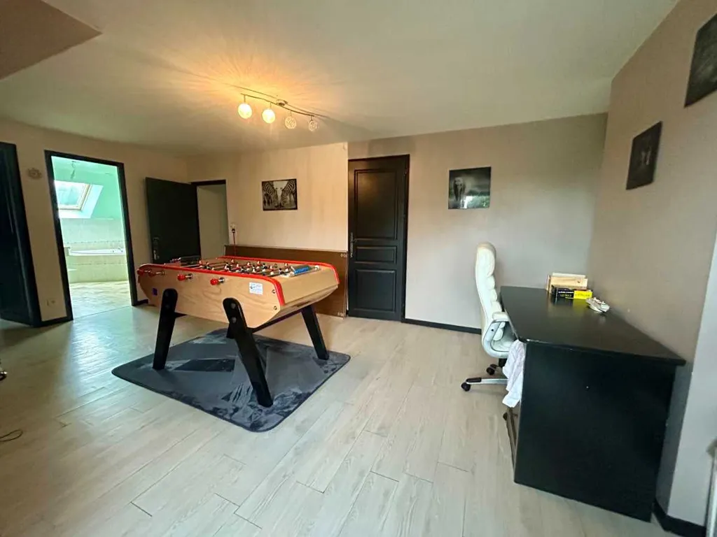 Pièces - Villa avec Piscine Chauffée près de Bourgtheroulde