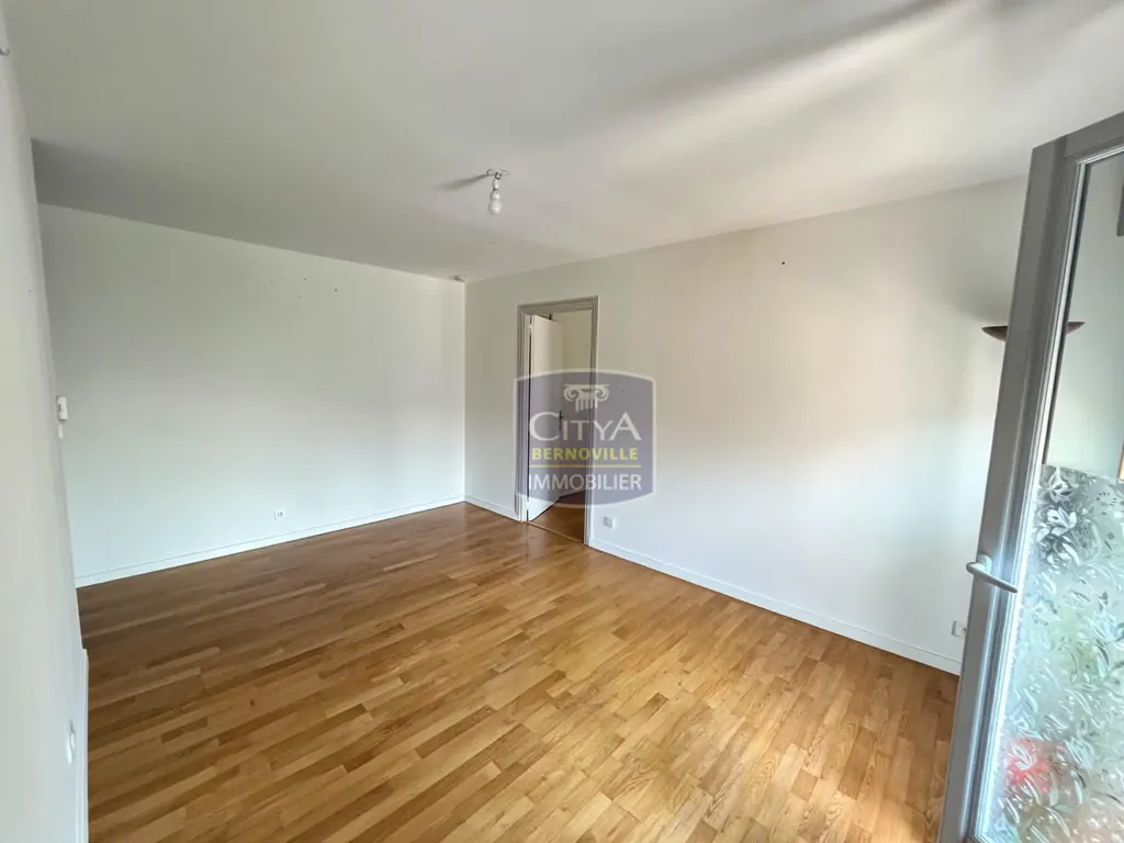Pièces - Appartement Lumineux avec Balcon à Saint-Quentin