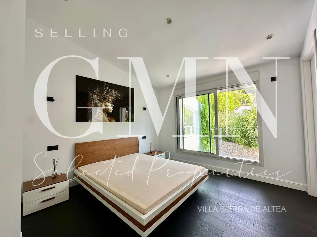 Bedrooms - Luxury Villa with Sea View in Altea